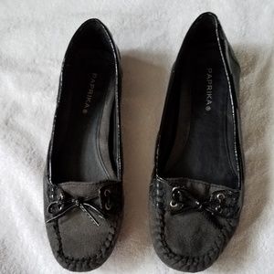 Paprika gray suede flats